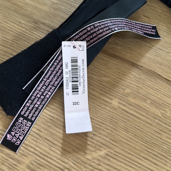 new w/tags Victoria’s Secret very sexy strapless bra - Picture 3 of 3